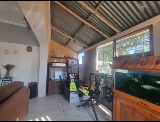 3 BEDROOM FREESTANDING FOR SALE IN GEORGE CENTRAL